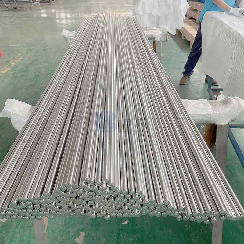 Titanium staaf